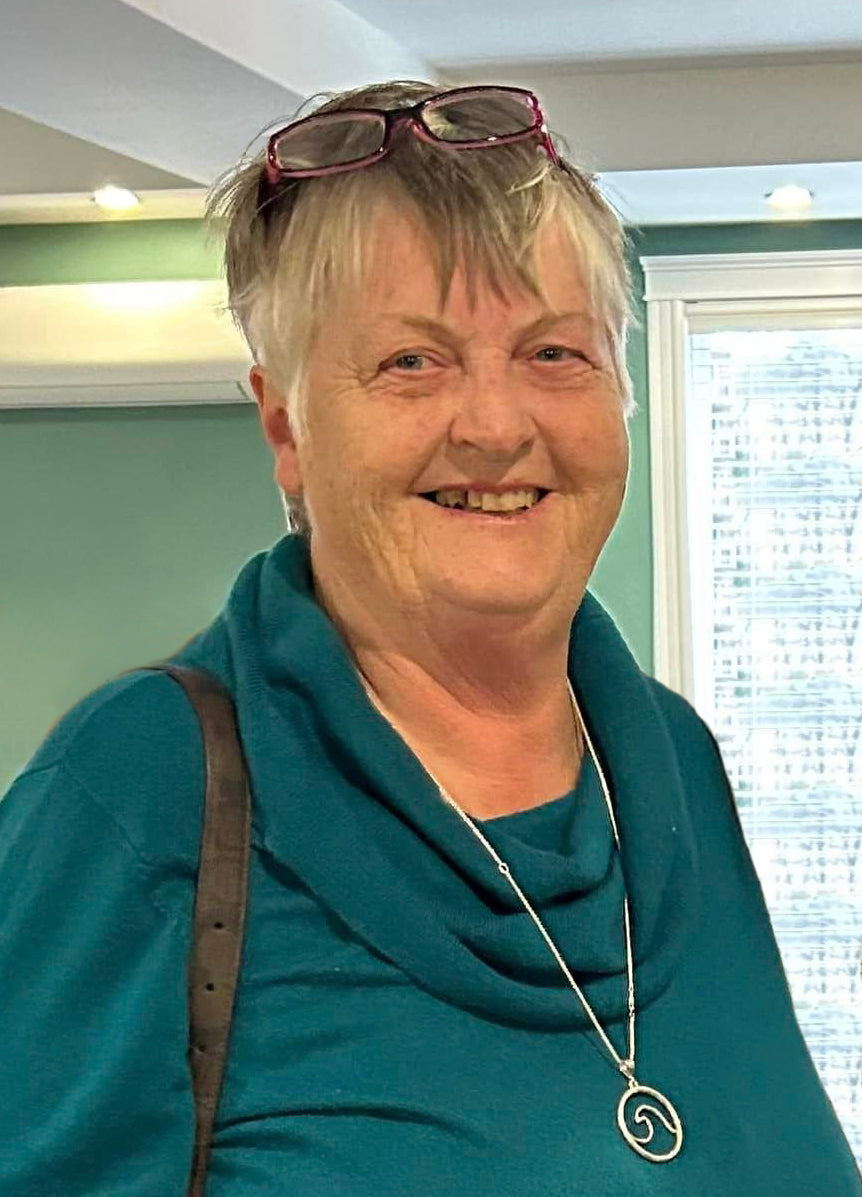 Gayle Llewellyn