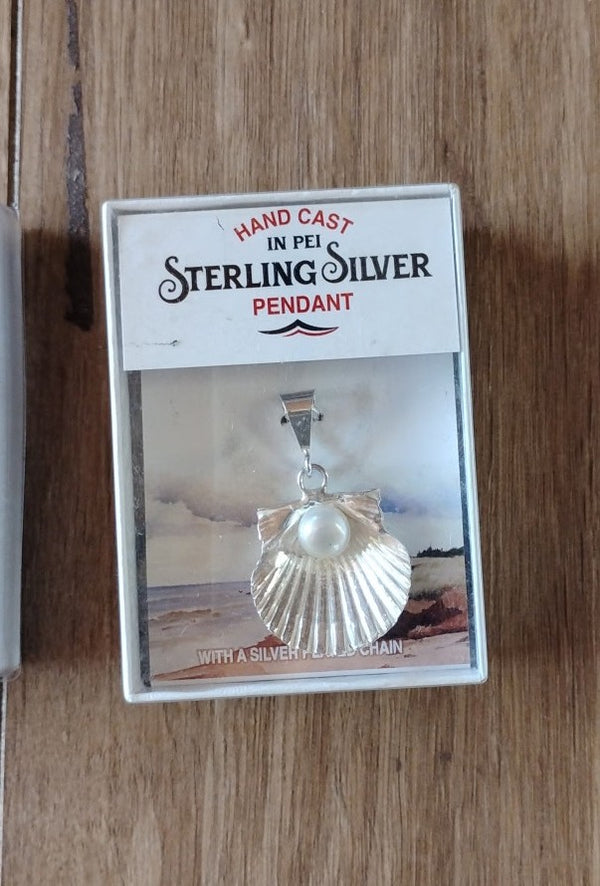 Bay Scallop Shell Pendant with Pearl
