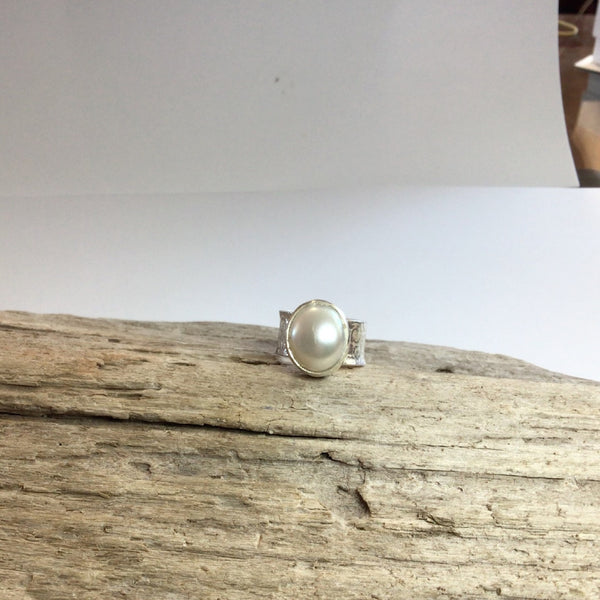 Freshwater Pearl ring with 8 mm band