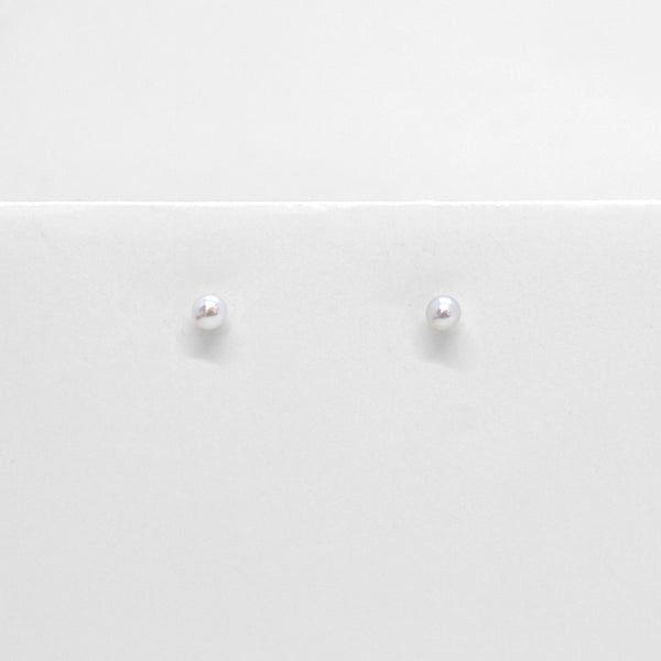 Pearl stud earrings (small)