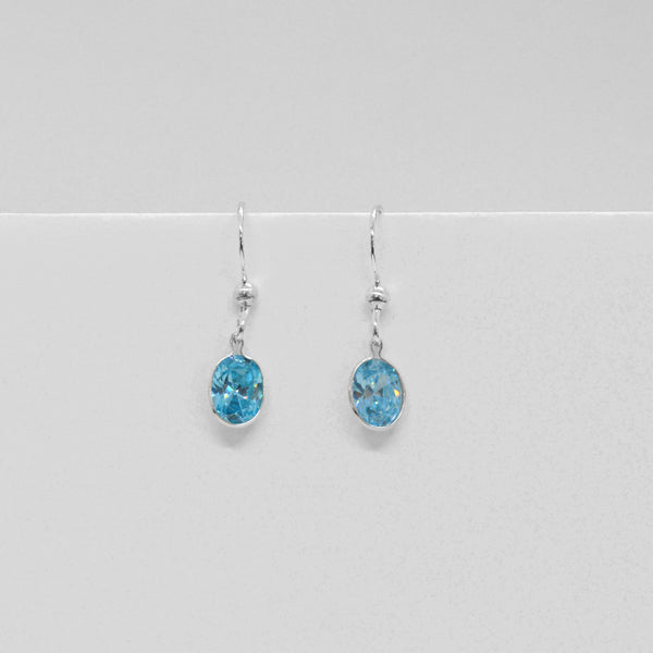 Oval birthstone earrings (March/Aquamarine)