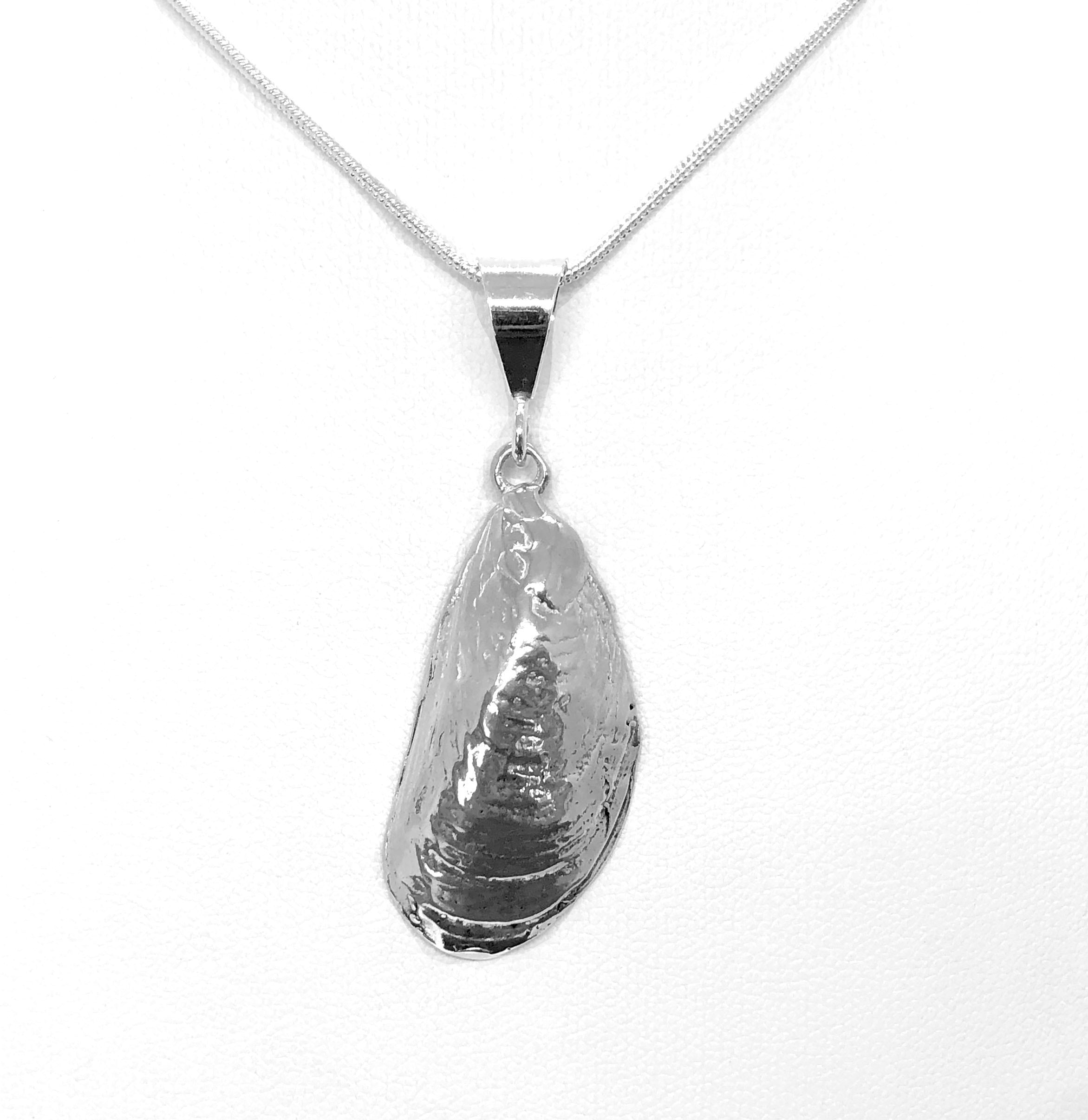Sterling Silver Mussel shelll pendant (large)