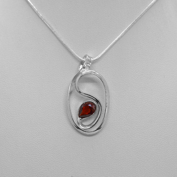 New Beginning Pendant January / Garnet