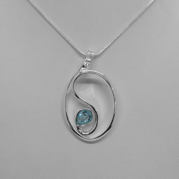 New Beginning Pendant March / Aquamarine