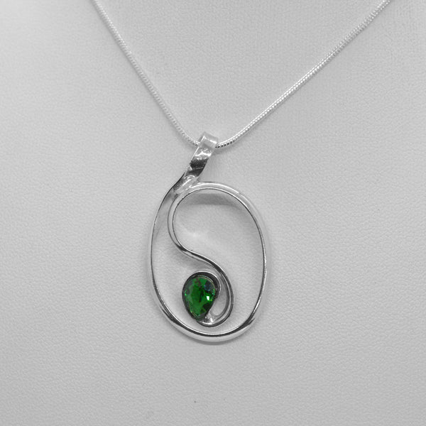 New Beginning Pendant May / Emerald