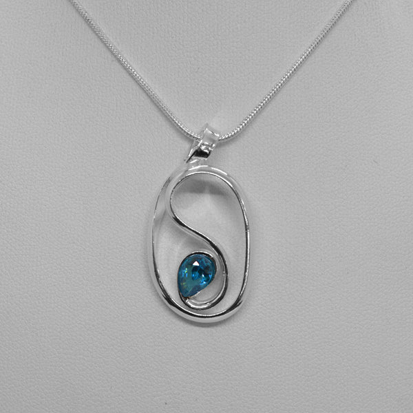 New Beginning Pendant December / Blue Topaz