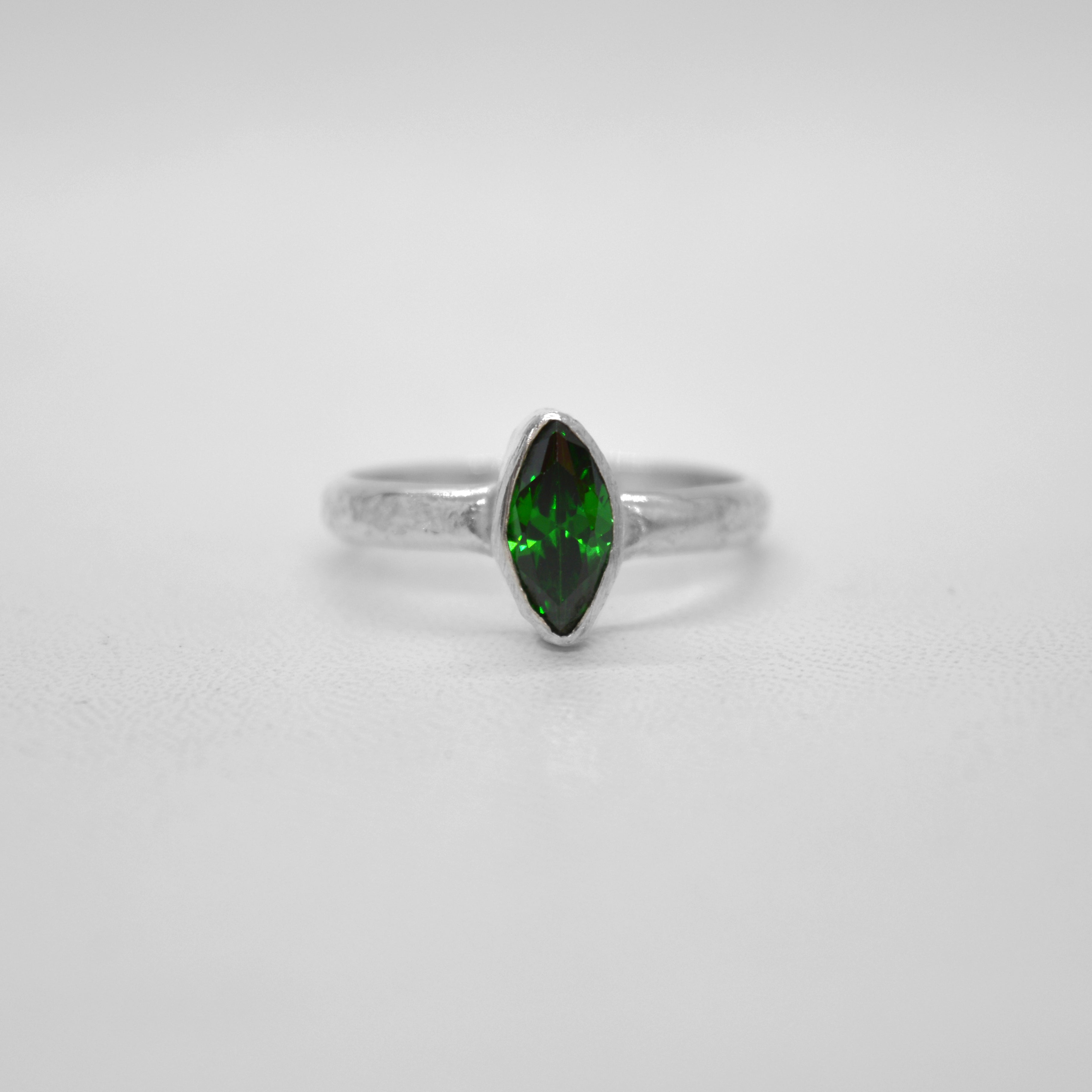 Marquis Sand Band Ring (Emerald CZ)
