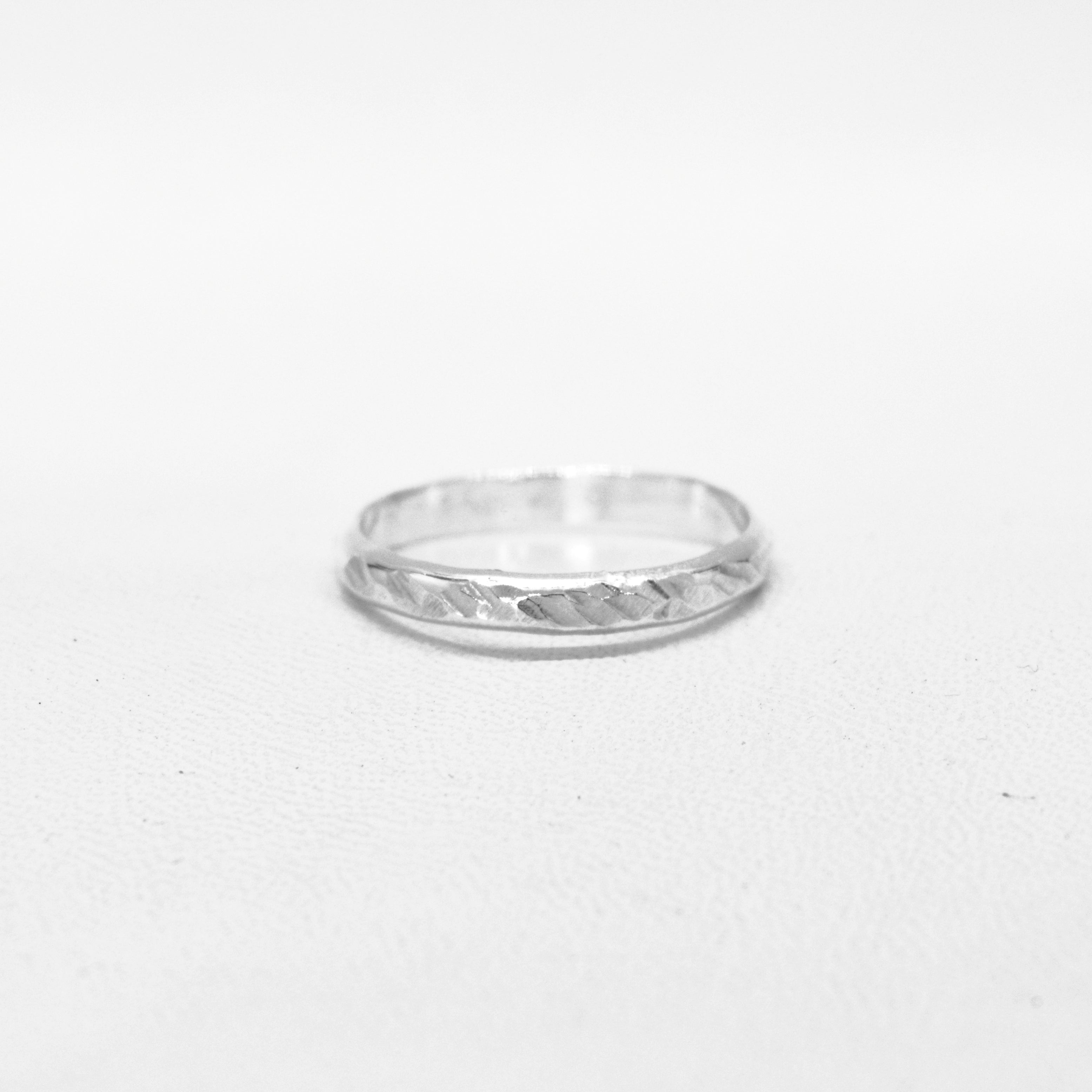 Hammered Ring (Thin Diagonal)